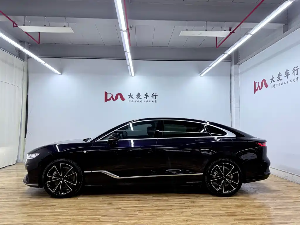 Voyah Zhuiguang PHEV 4 WD Ultra Long Range Flagship
