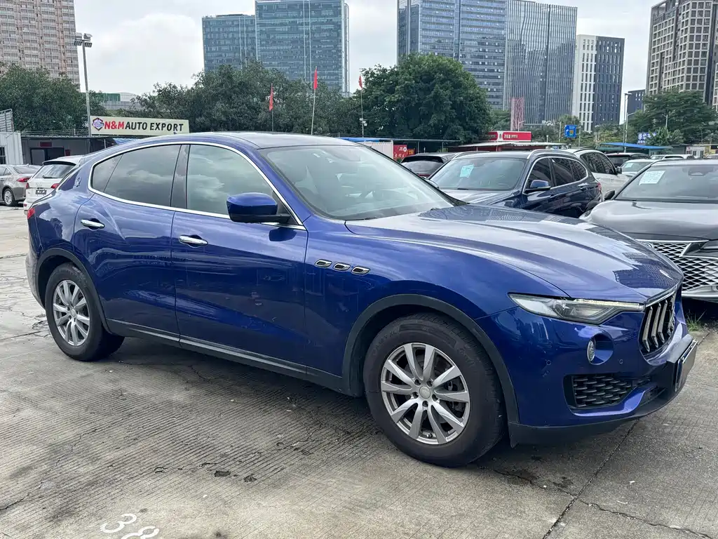 Levante 3.0 T Standard