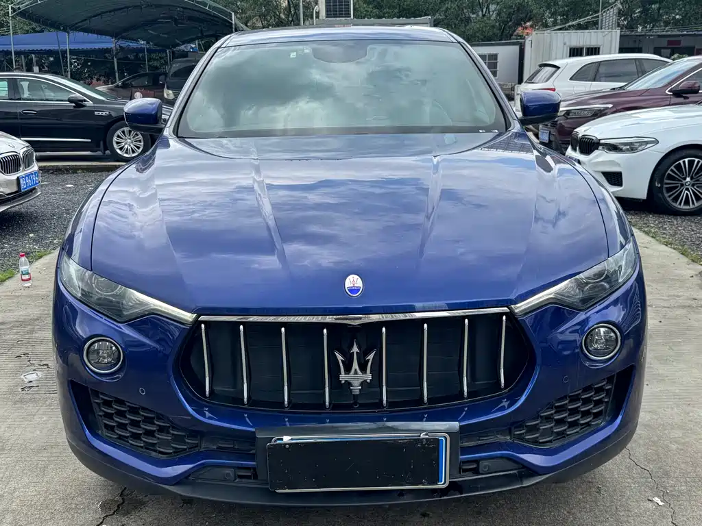 Levante 3.0 T Standard