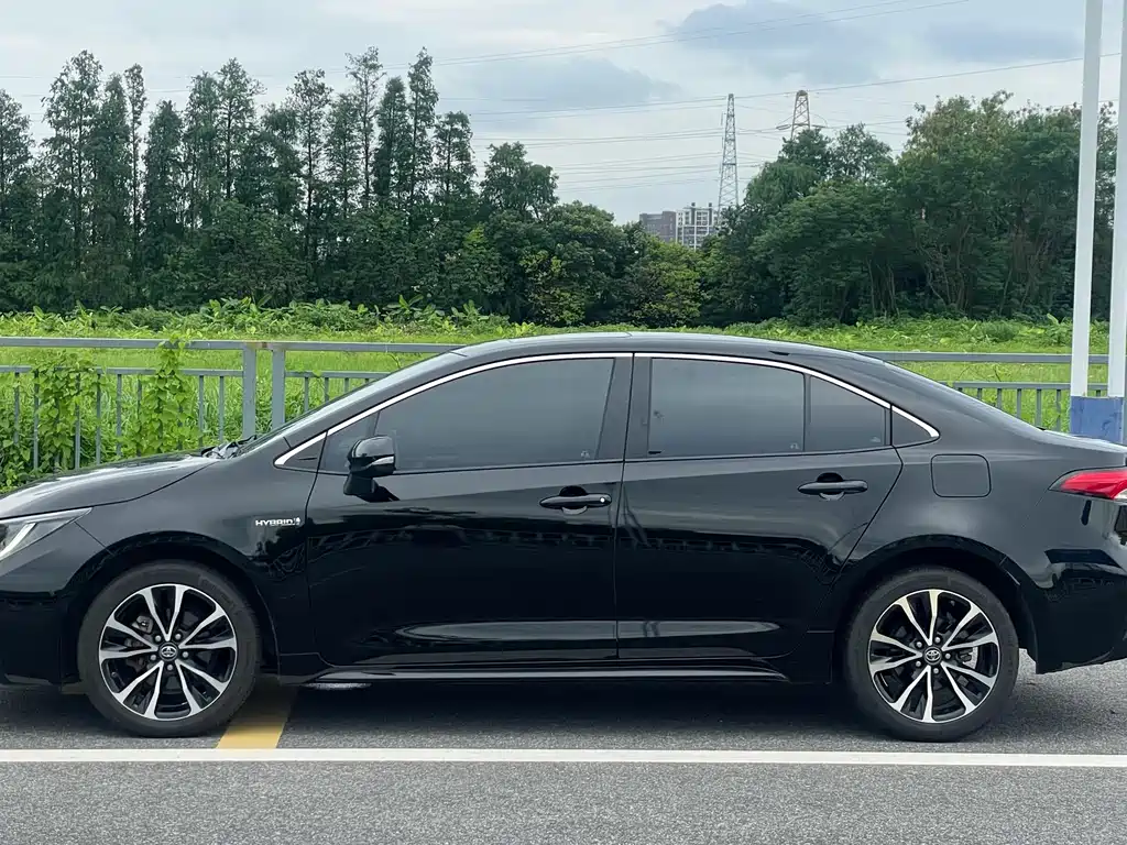 Levin Dual Engine 1.8 H E-CVT Sport
