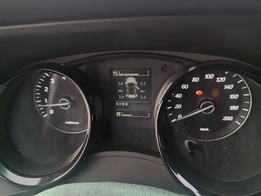 Wuling Hongguang PLUS 1.5 T Manual Luxury 7-seat