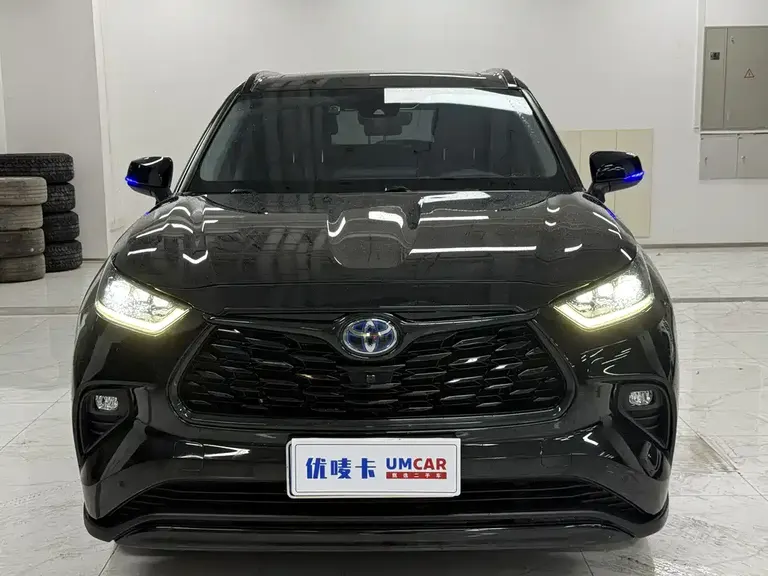 Toyota Highlander 2.5 L Smart e-Hybrid Dual Engine 4 WD Knight 7-seat
