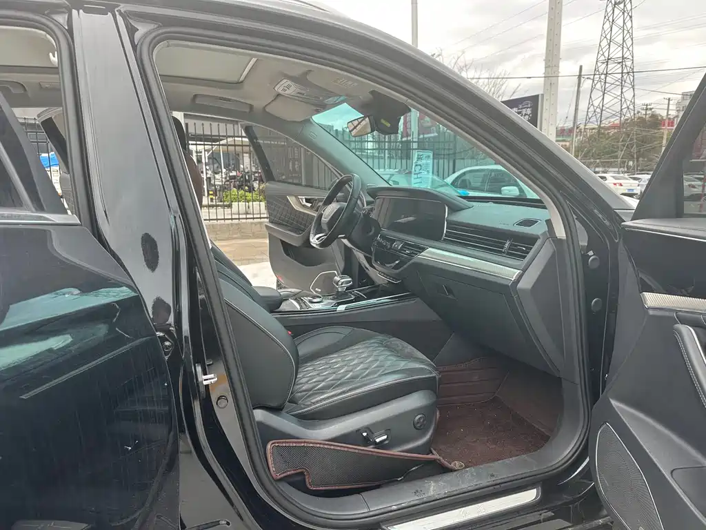 Hongqi HS5 2.0 T Connected Flagship Enjoyment 4 WD