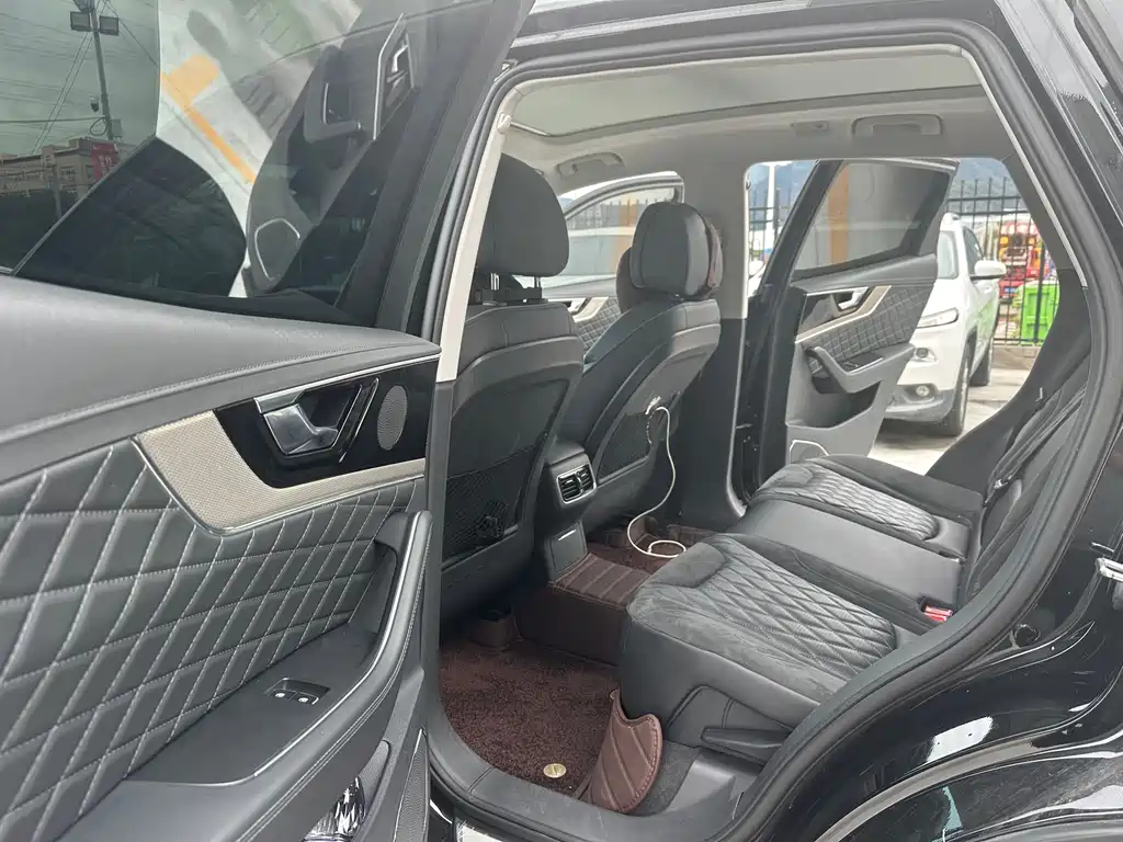 Hongqi HS5 2.0 T Connected Flagship Enjoyment 4 WD
