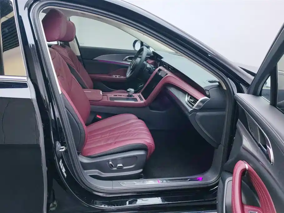Hongqi H5 2.0 T Auto Connected Flagship