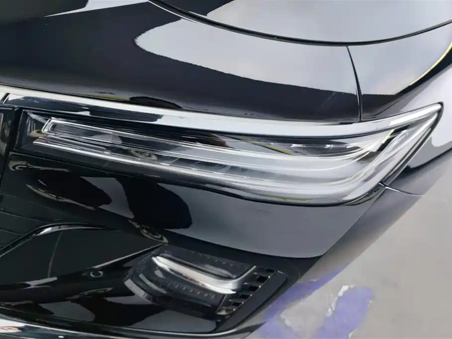 Hongqi H5 2.0 T Auto Connected Flagship