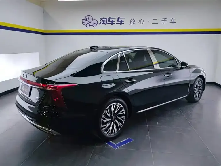 Hongqi H5 2.0 T Auto Connected Flagship