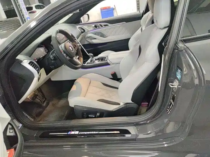 BMW M8 宝马M8 2022款 M8 双门轿跑车 雷霆版