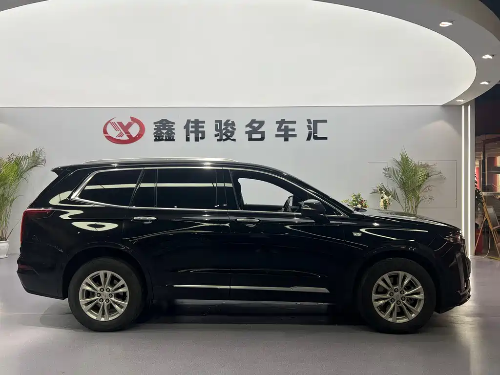 Cadillac XT6 凯迪拉克XT6 2022款 2.0 T 七座四驱风尚120周年限量版