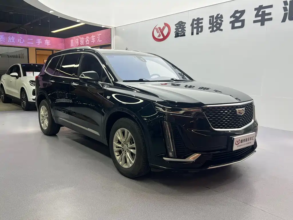 Cadillac XT6 凯迪拉克XT6 2022款 2.0 T 七座四驱风尚120周年限量版