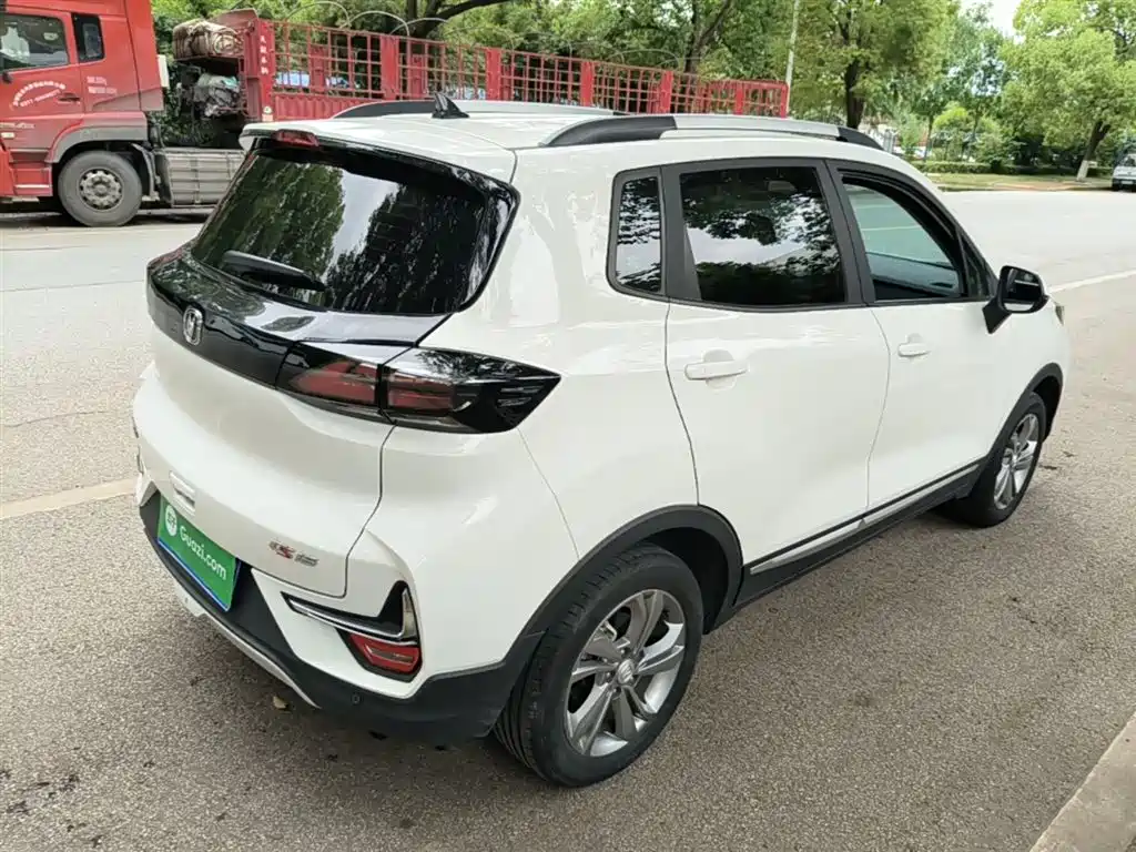 Changan CS15 1.5 L Auto Progressive