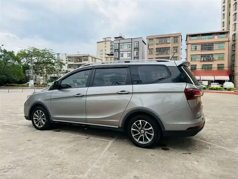 Baojun 730 1.5 T CVT Fashion 7-seat CN-VI