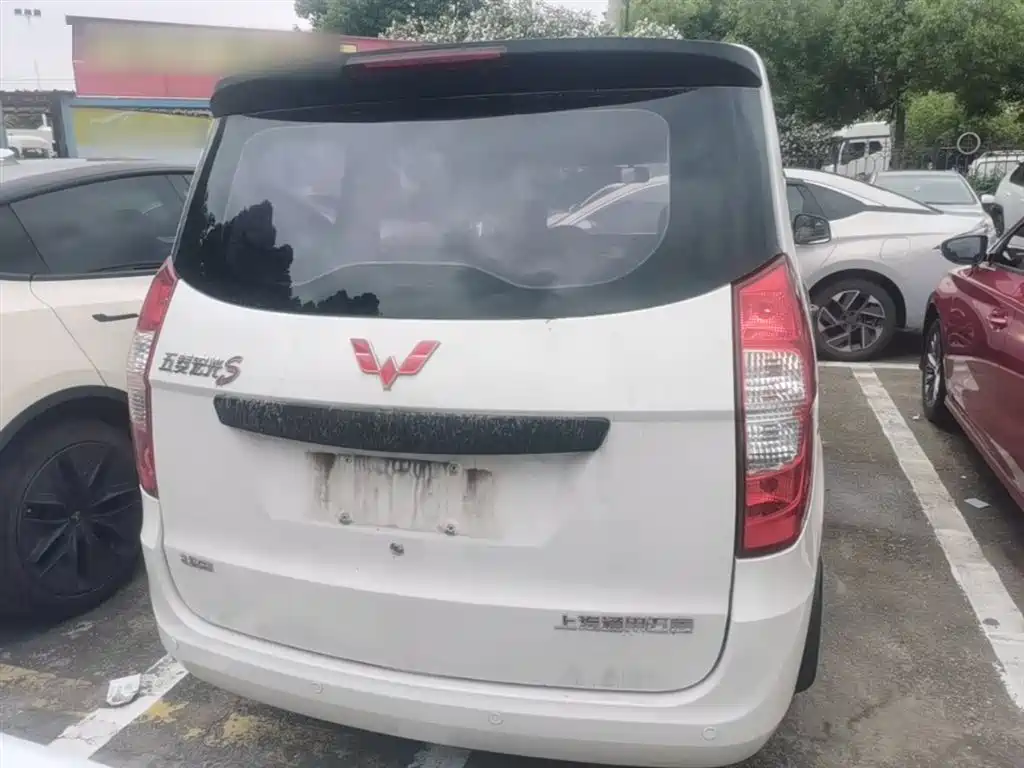 Wuling Hongguang 1.2 L S Basic CN-VI LSI