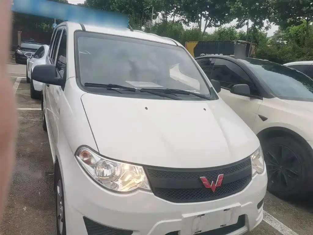 Wuling Hongguang 1.2 L S Basic CN-VI LSI