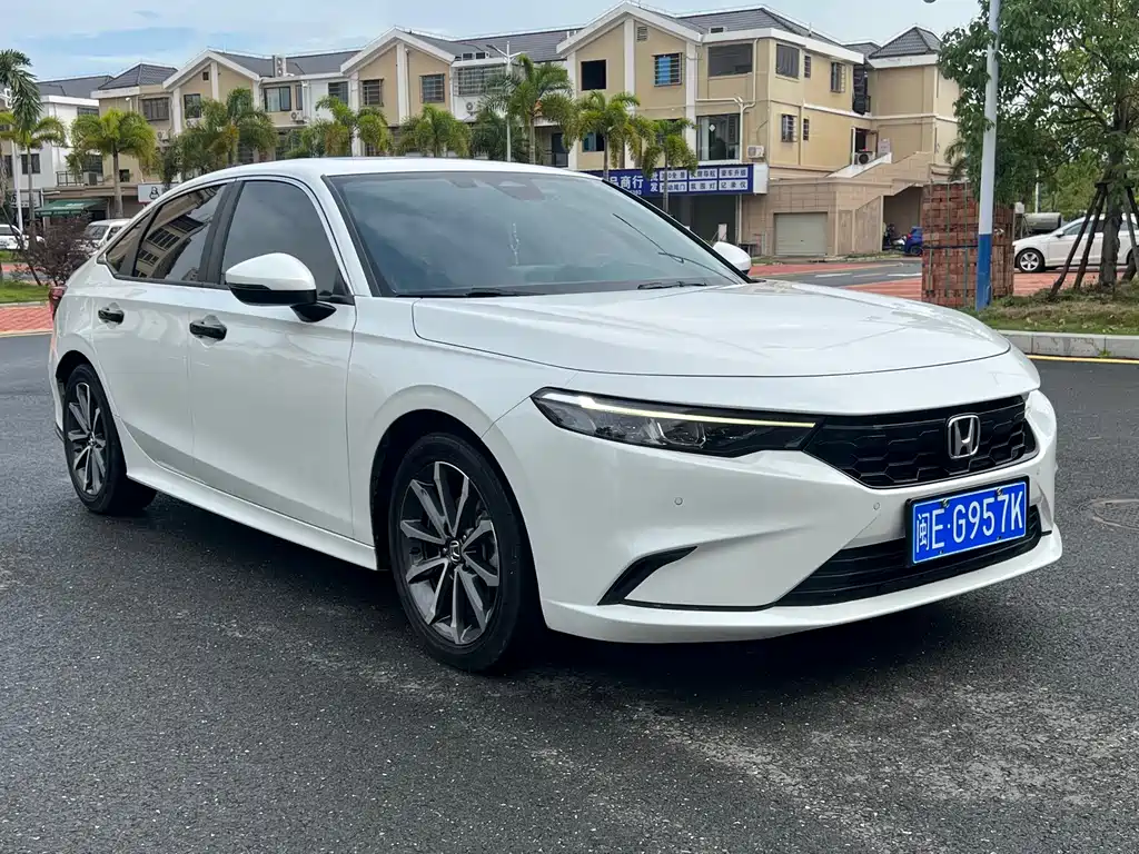 Integra 240 TURBO CVT Luxury