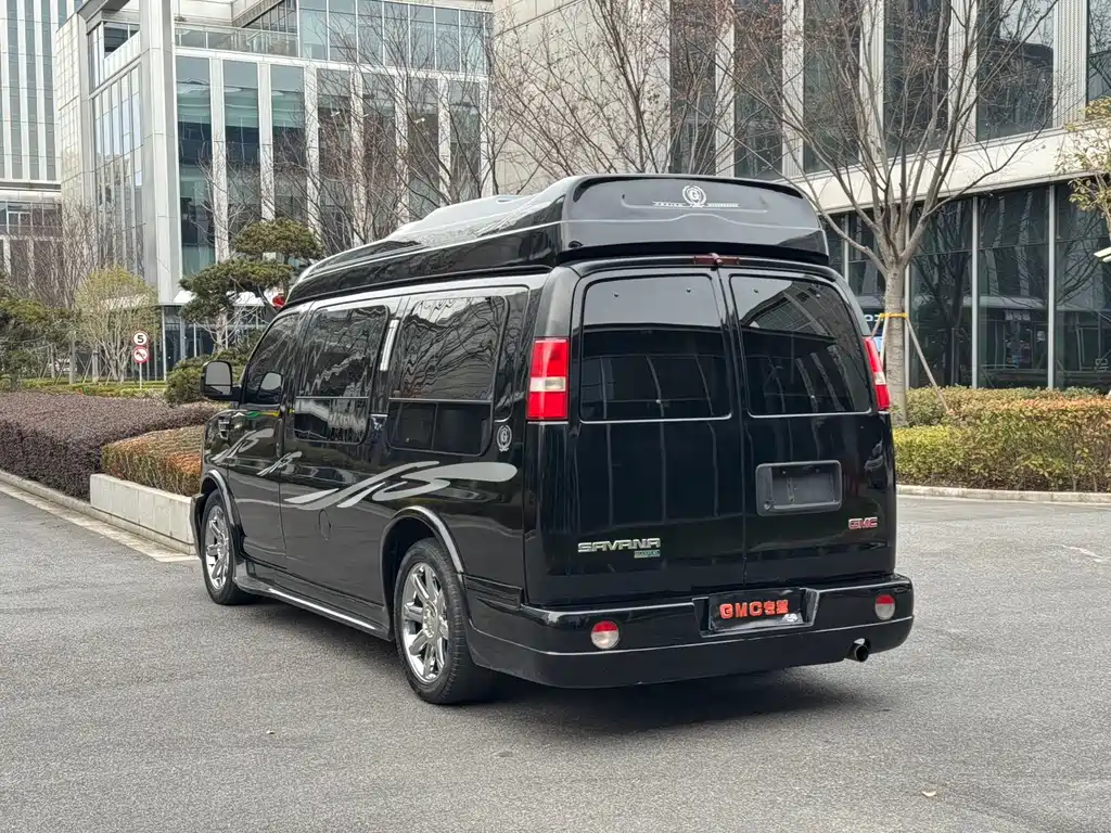 SAVANA 5.3 L Business Star 7-seat