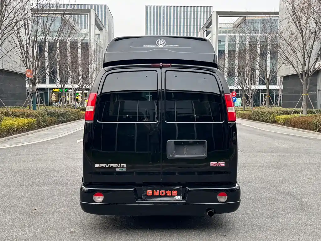 SAVANA 5.3 L Business Star 7-seat