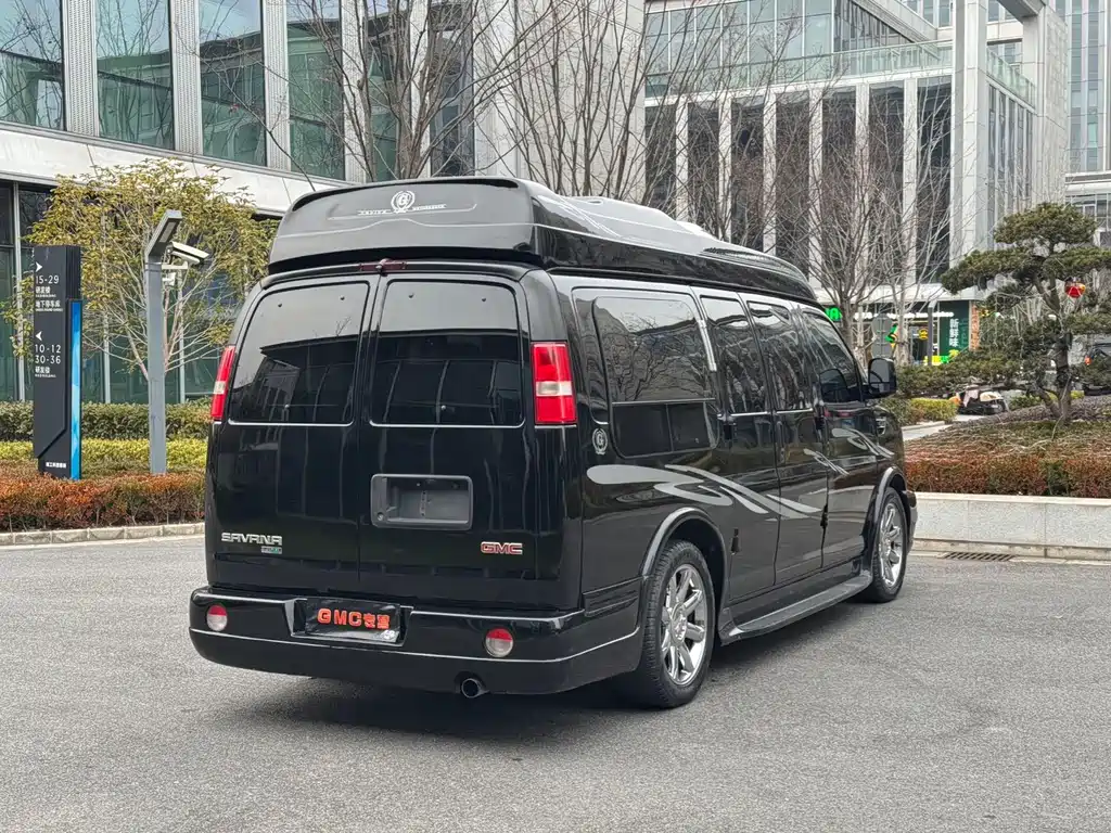 SAVANA 5.3 L Business Star 7-seat