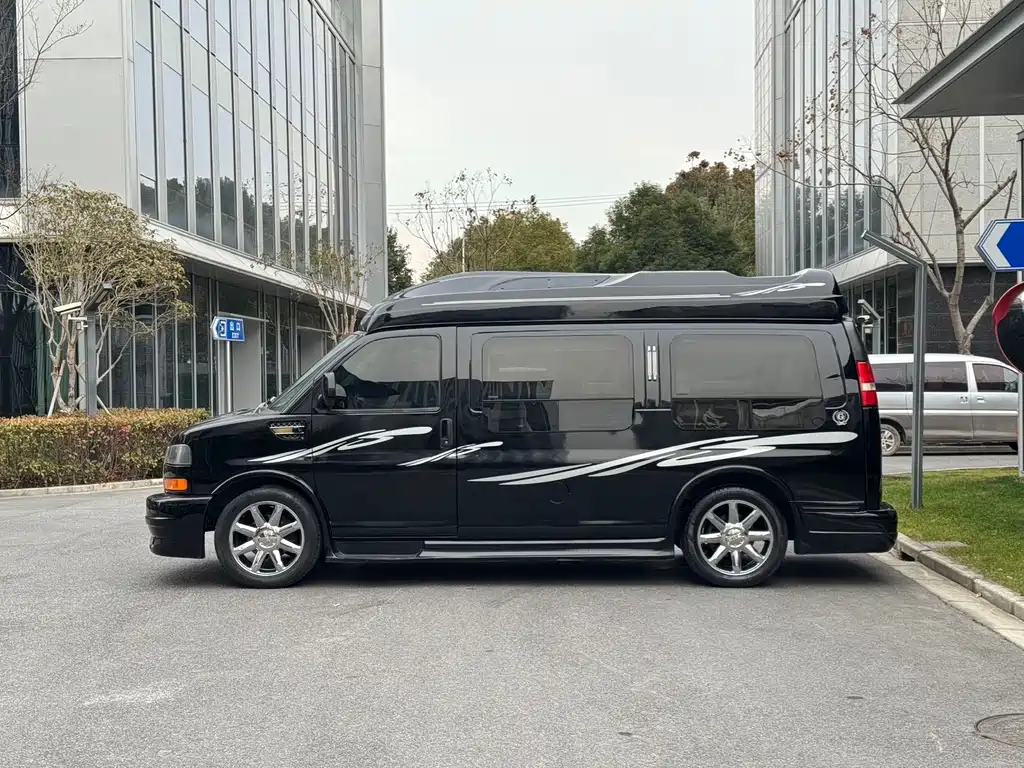 SAVANA 5.3 L Business Star 7-seat