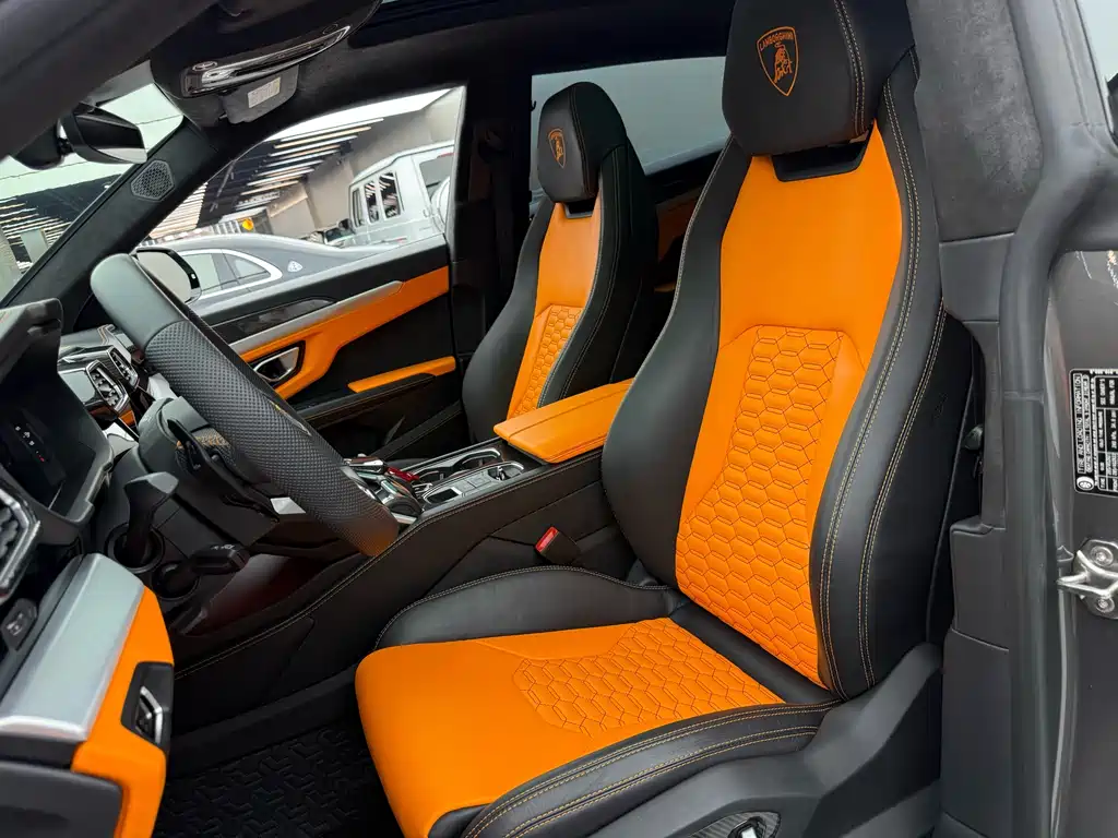 Urus 4.0 T V8