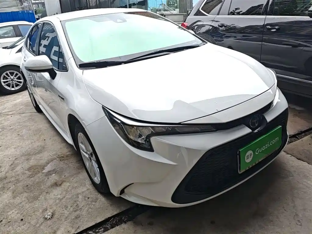Levin Dual Engine 1.8 H E-CVT Leading