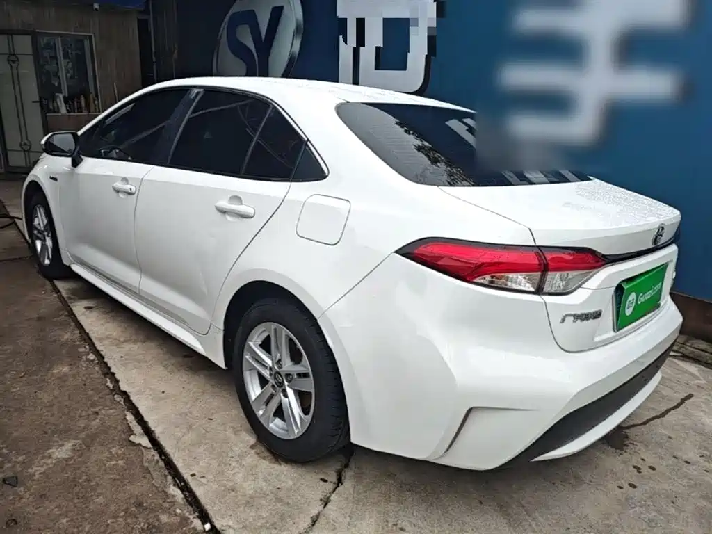 Levin Dual Engine 1.8 H E-CVT Leading