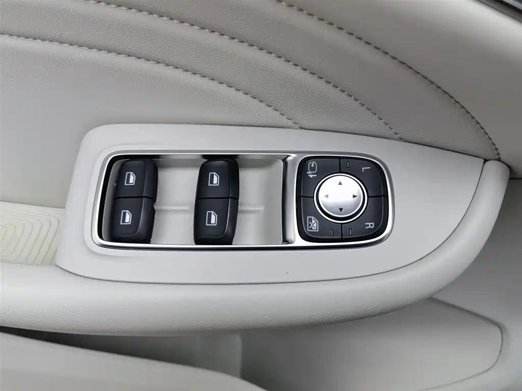 Roewe iMAX8 400 TGI Supreme Series Supreme