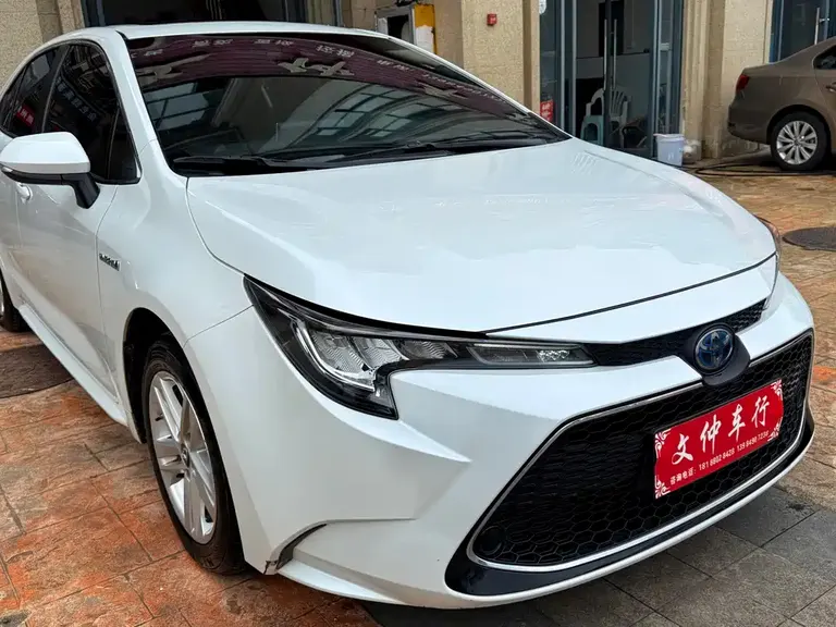 Toyota Levin Dual Engine 1.8 H E-CVT Luxury