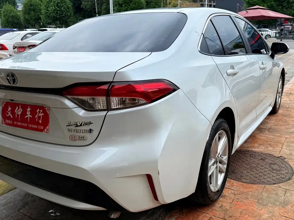 Levin Dual Engine 1.8 H E-CVT Luxury