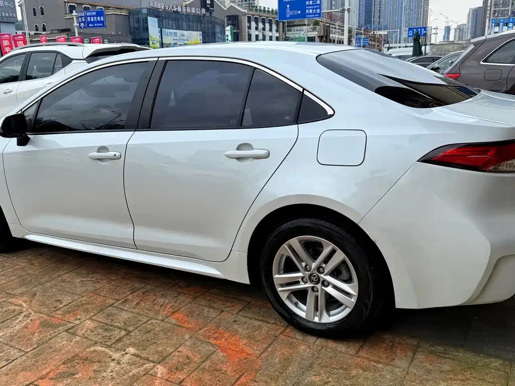 Levin Dual Engine 1.8 H E-CVT Luxury