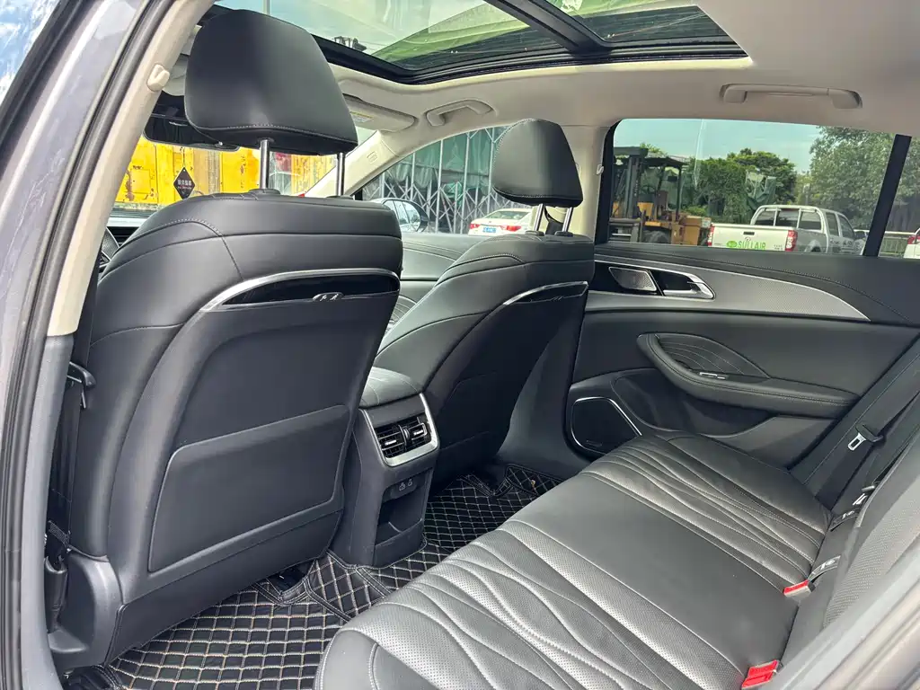 Hongqi H5 2.0 T Auto Connected Flagship Leading