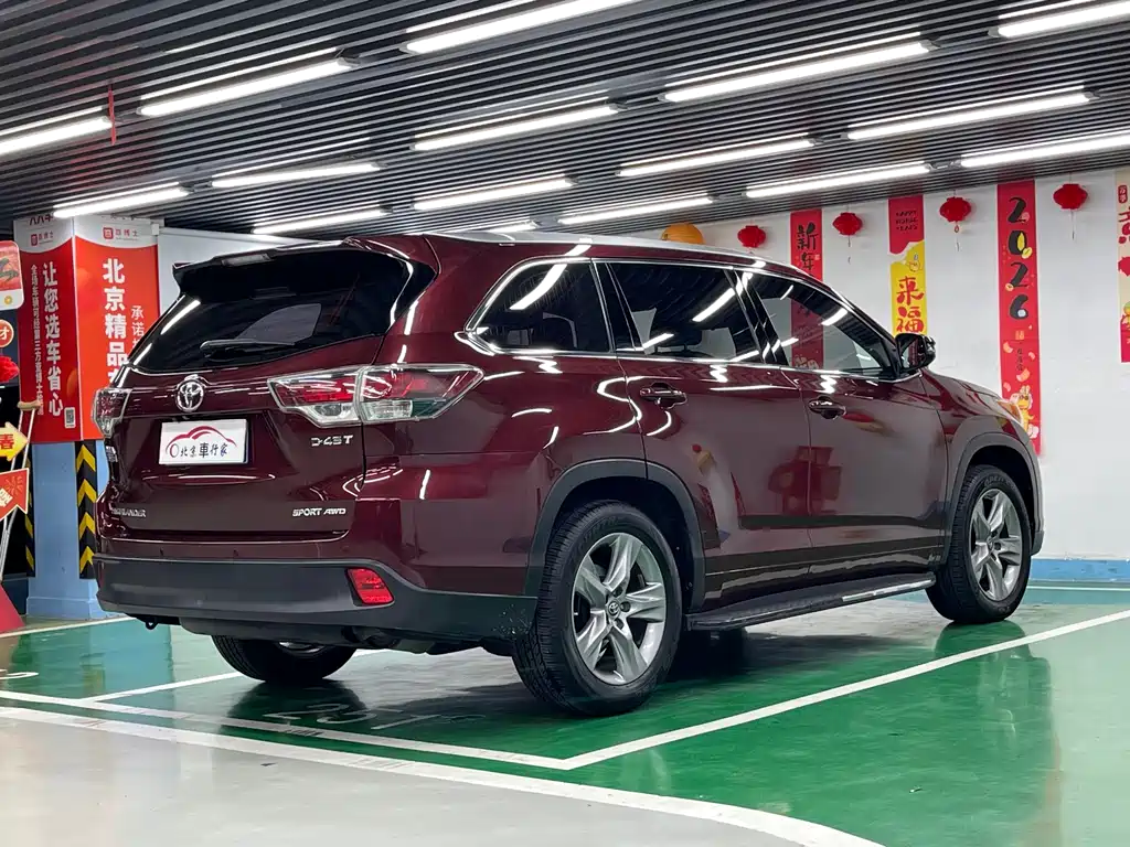 Highlander 2.0 T 4 WD Luxury 7-seat