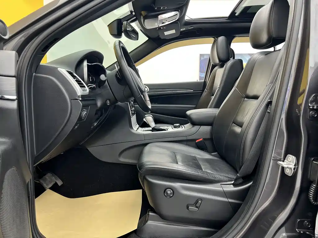 Grand Cherokee (Import) 3.0 L Elite Navigation