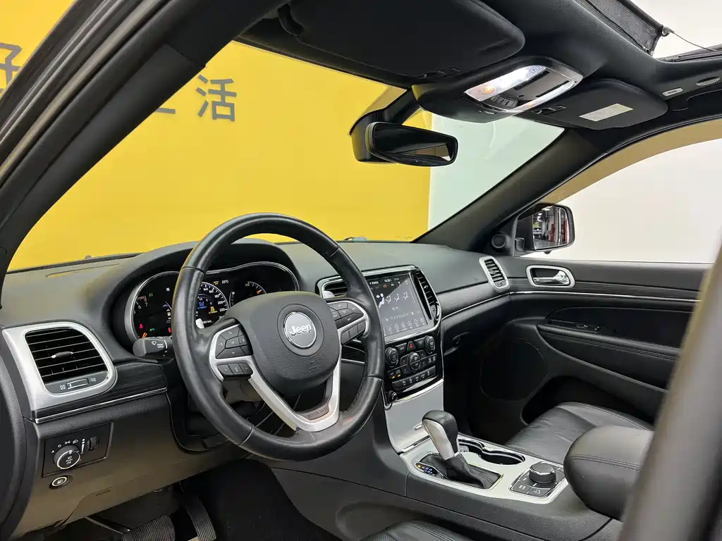 Grand Cherokee (Import) 3.0 L Elite Navigation