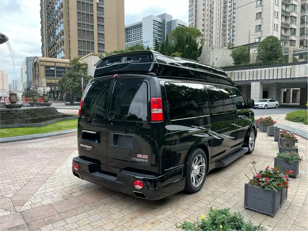 SAVANA 5.3 L G660 S 4 WD Elegant Supreme
