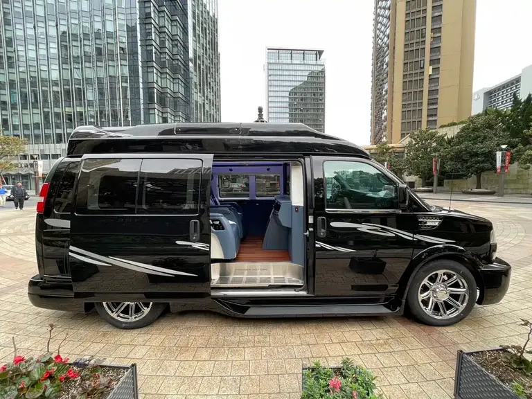 GMC SAVANA 5.3 L G660 S 4 WD Elegant Supreme