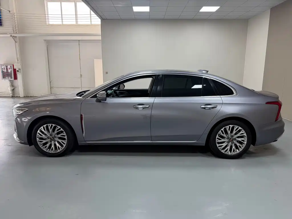 Hongqi H5 2.0 T Auto Connected Flagship
