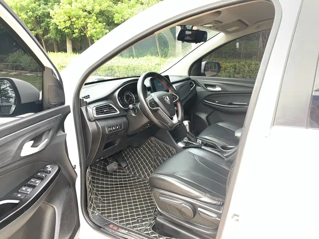Baojun 730 宝骏730 2019款 1.5 T CVT时尚型 7座 国V