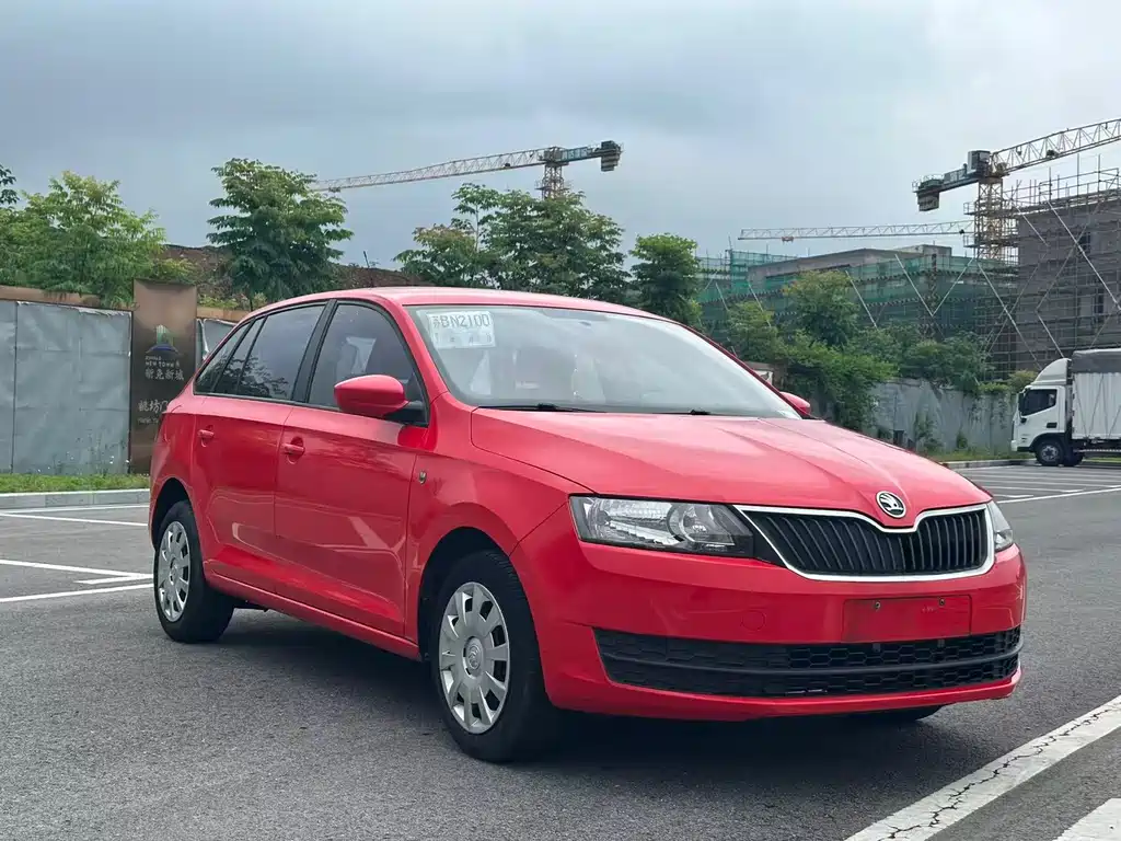Rapid Spaceback 1.6 L Auto Pleasure