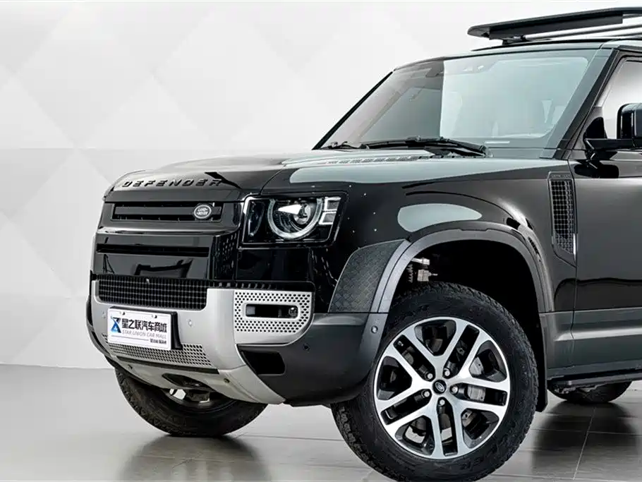 Land Rover Defender 110 P400 Dark Special Edition