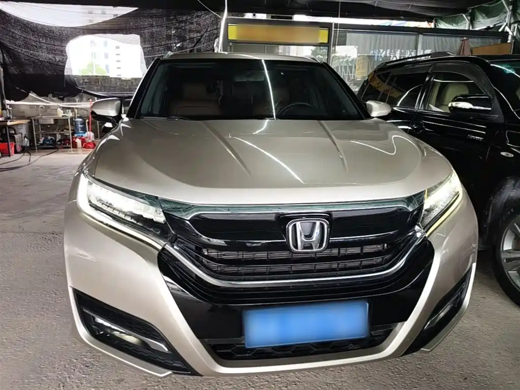 Honda UR-V 370 TURBO 2 WD Distinguished CN-V