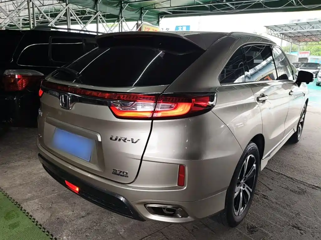 Honda UR-V 370 TURBO 2 WD Distinguished CN-V