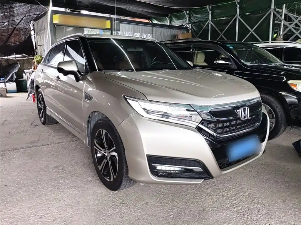 Honda UR-V 370 TURBO 2 WD Distinguished CN-V