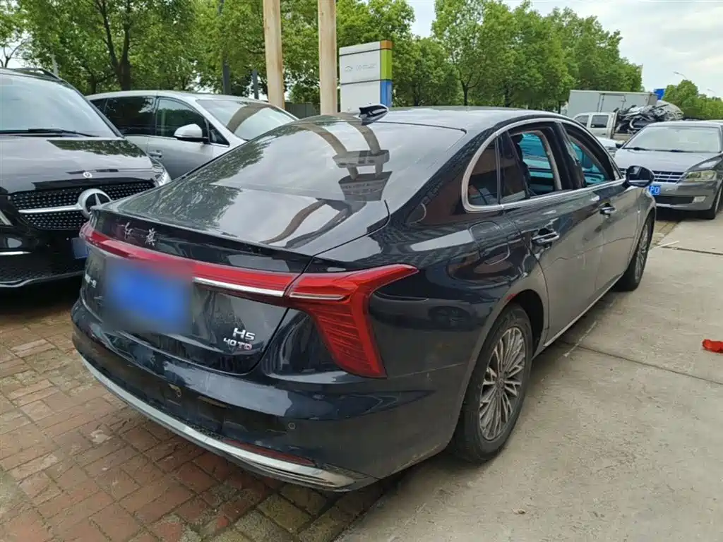 Hongqi H5 2.0 T Auto Connected Flagship Enjoyment