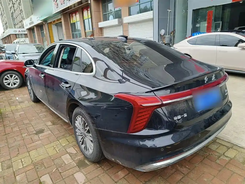Hongqi H5 2.0 T Auto Connected Flagship Enjoyment