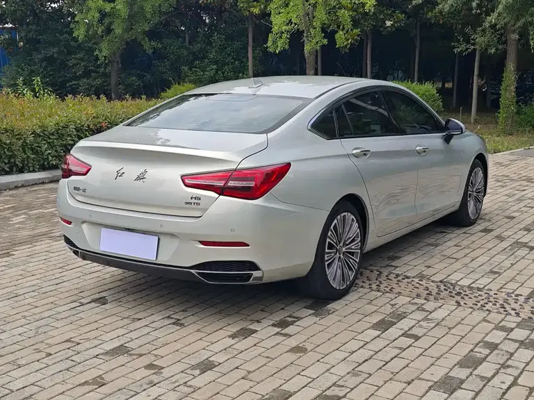 Hongqi H5 Classic Facelift 1.5 T DCT Flagship Charm