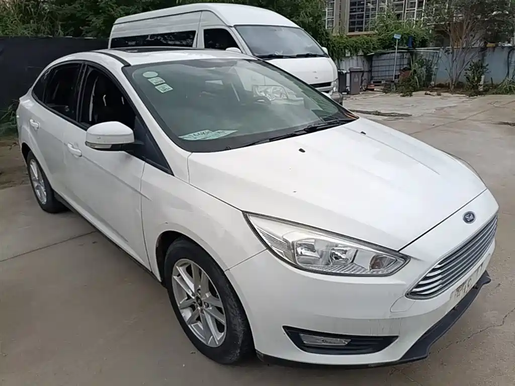 Focus Sedan Classic 1.6 L Auto Style Smart Travel