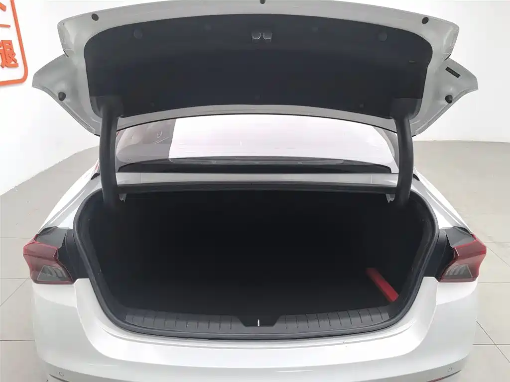 Kia K5 270 T CVVD Refreshed