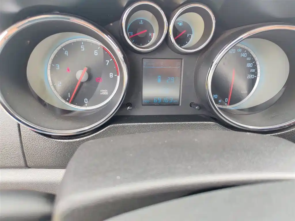 Changan CS35 1.6 L Manual Luxury CN-IV