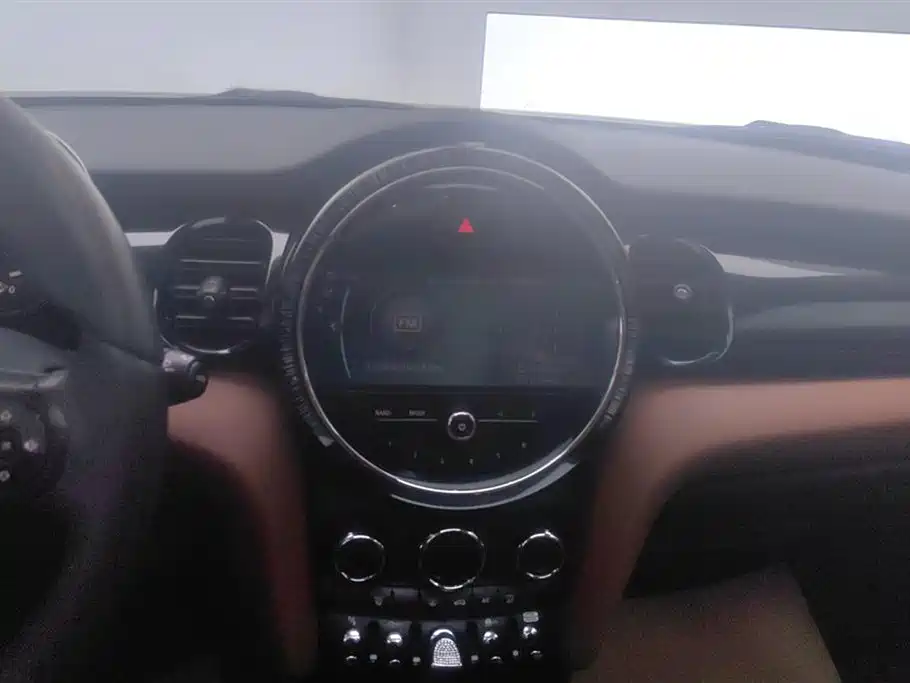 MINI Facelift 1.5 T COOPER Artist 5-door